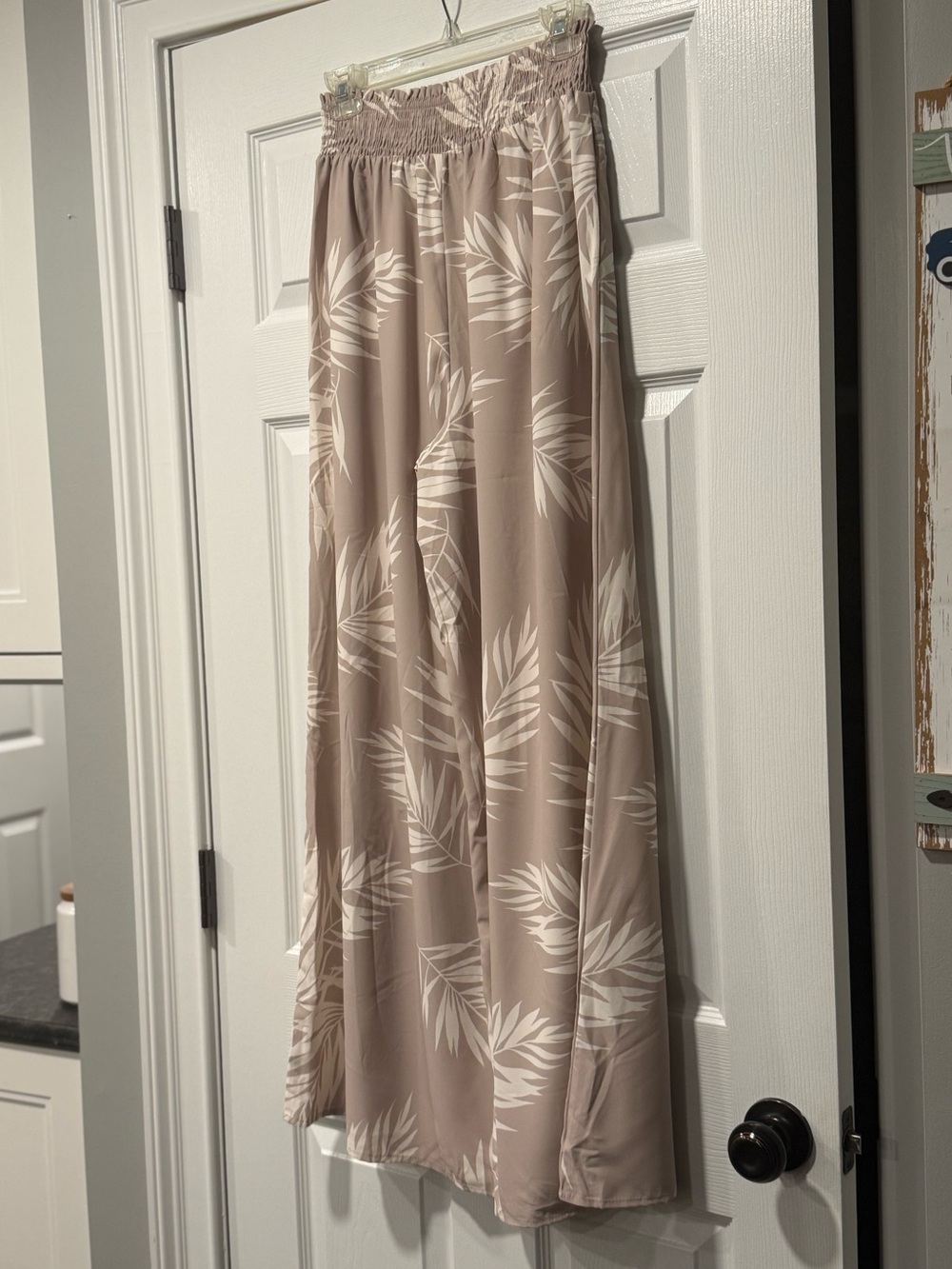 NWT By Together Taupe Palm Print Smocked Wide Leg Palazzo Pants L